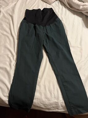 Old Navy Maternity Pixie Pants with Full Panel - Size 8